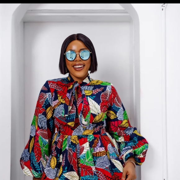 Mae Otti Tops - Leaf-Print Tie-Neck Blouse in Multicolor